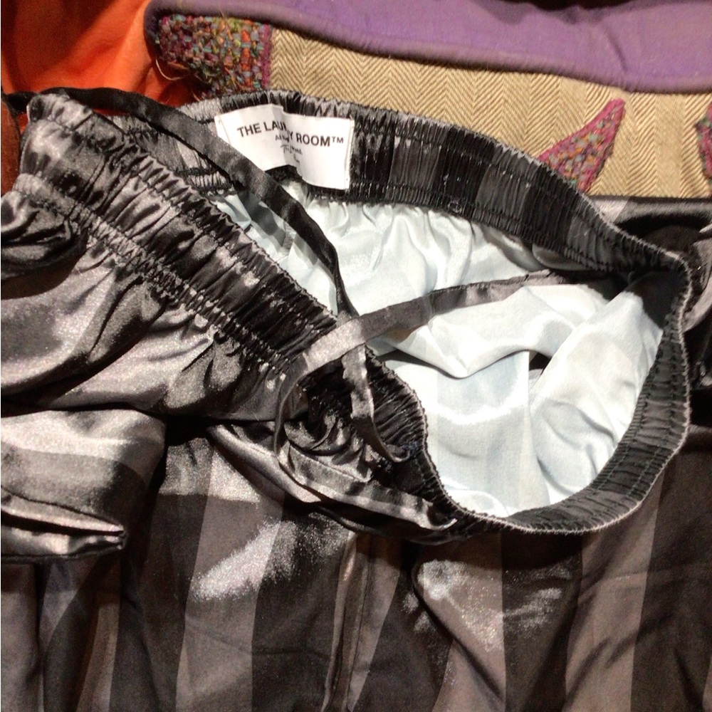 NEW! Rare the laundry room Striped Satin& Pants Set with Flame Heart Appliqué - Picture 4 of 5